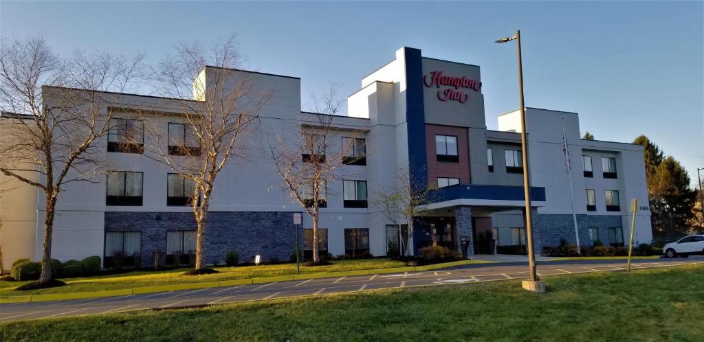 Hampton Inn Princeton - main image