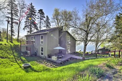 Hilltop Green Lake Home Dock Kayaks Views Minnesota