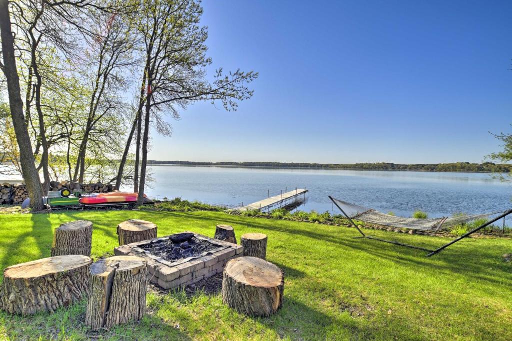 Hilltop Green Lake Home Dock Kayaks Views! - image 2