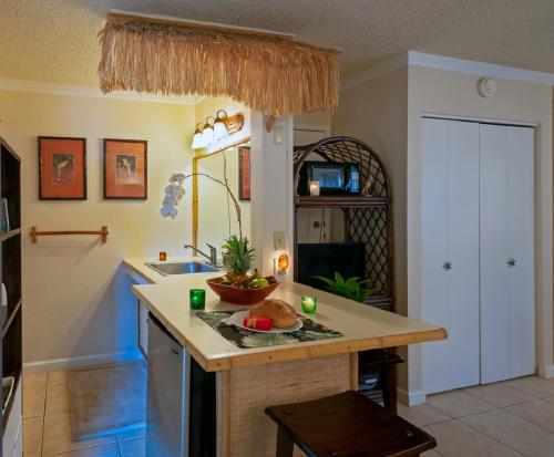 Sandpiper 121B-cute studio with pool BBQ hot tub wifi - image 4