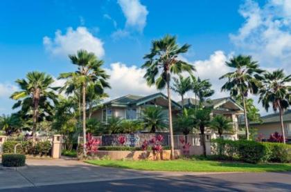 Villas of Kamalii 37-stately townhouse with AC by golf with pool BBQ hot tub