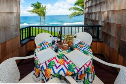 Sealodge D7 oceanfront with pool BBQ wifi free parking secluded beach nearby Princeville