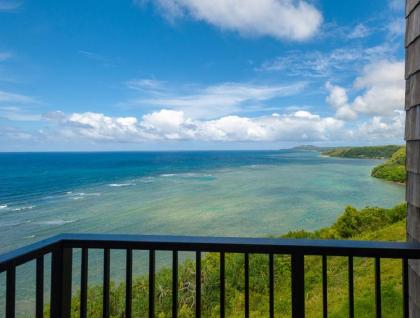 Sealodge E8 oceanfront views near secluded beach with wifi and pool Hawaii