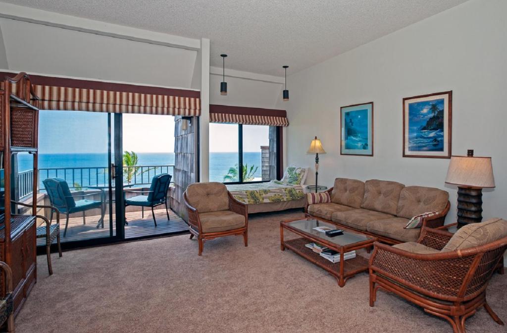 Sealodge F9-top floor with oceanfront views wifi pool free parking - image 2