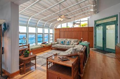 Puu Poa 405- 2000sf of oceanfront privacy whale watcher's dream! - image 11