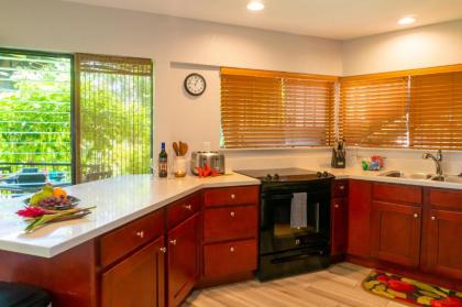 Mauna Kai 5A-hike to Anini Beach updated pool & BBQ spacious! - image 9