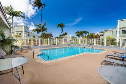 Spacious and light private with golf course and ocean views! - image 2