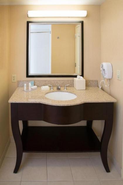 Hampton Inn & Suites Providence Downtown - image 15