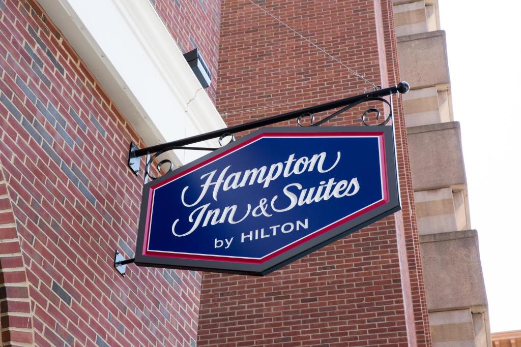 Hampton Inn & Suites Providence Downtown - image 3