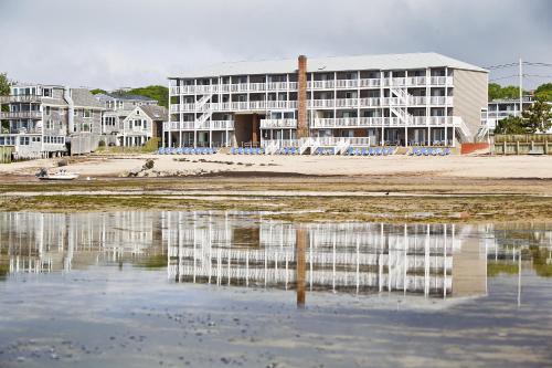 Surfside Hotel and Suites - main image