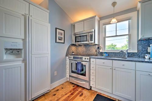 Captains Quarters P-Town Apt with Ocean Views! - image 3