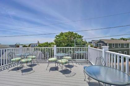 Splendid Provincetown Penthouse Apartment with Deck! - image 5