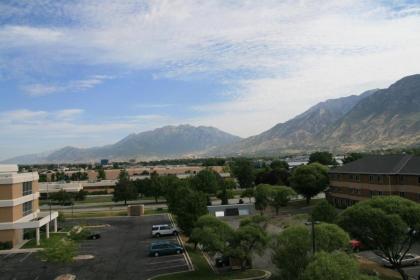 Hampton Inn Provo - image 20