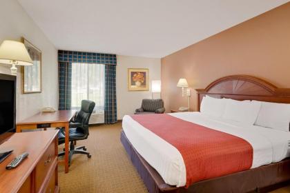 Ramada by Wyndham Provo - image 12