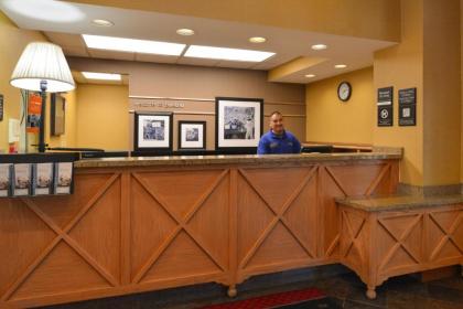 Hampton Inn & Suites Pueblo-Southgate - image 15