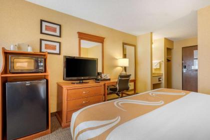 Quality Inn - image 11