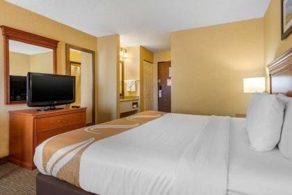 Quality Inn - image 12