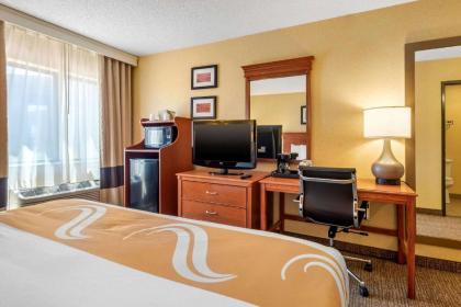 Quality Inn - image 8