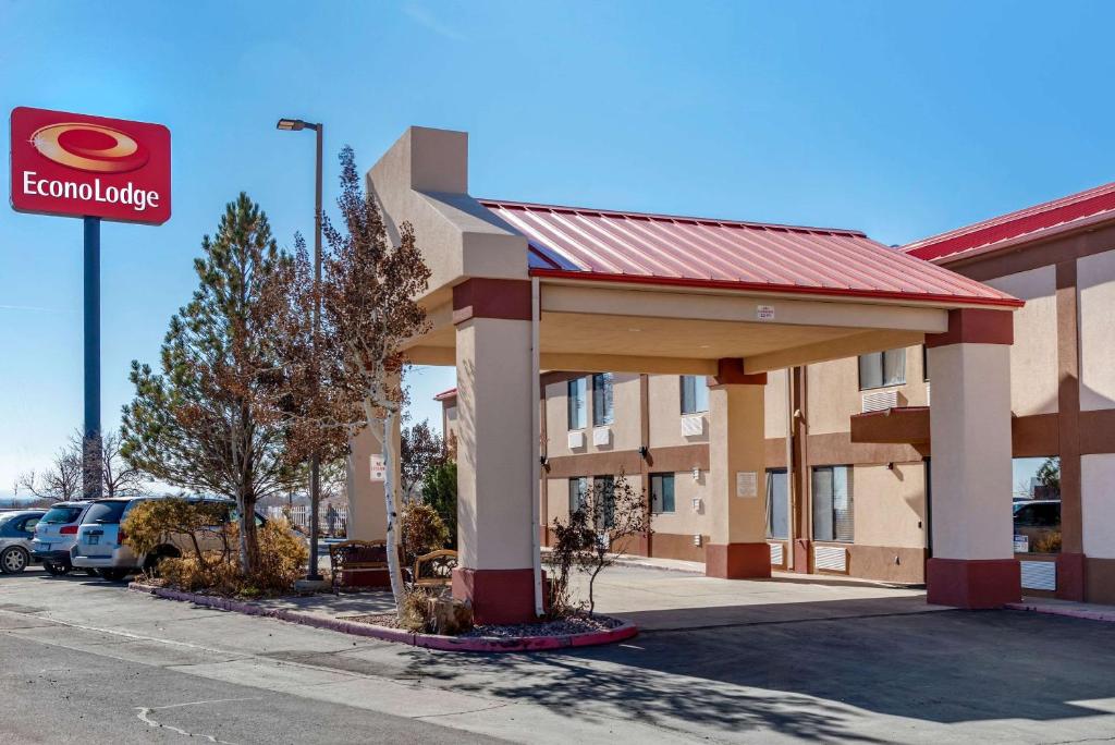 Econo Lodge Pueblo - main image