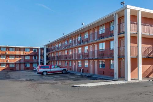 Rodeway Inn Pueblo - image 3