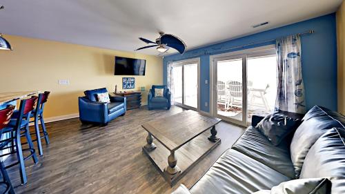 Put-in-Bay Waterfront Condo #202 - image 4