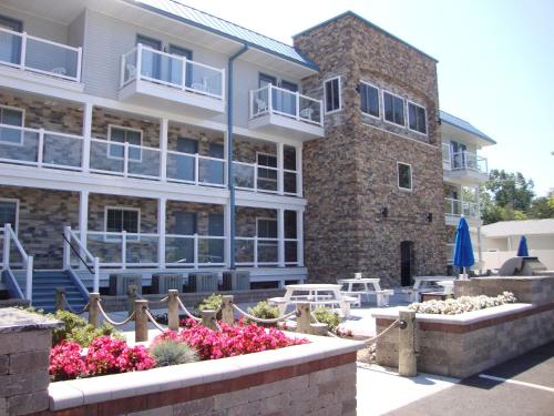 Put-in-Bay Waterfront Condo #210 - main image