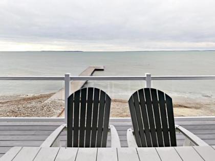 Put-in-Bay Waterfront Condo #104 - image 2