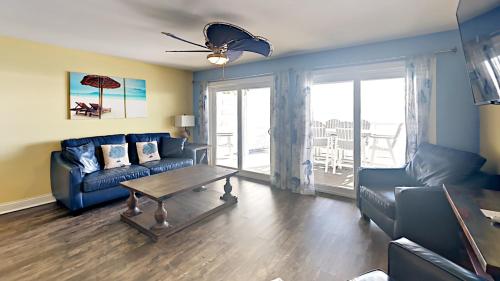 Put-in-Bay Waterfront Condo #111 - main image