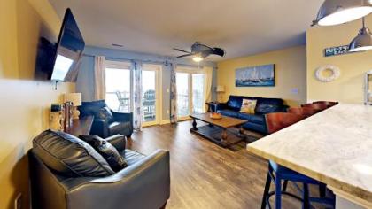 Put-in-Bay Waterfront Condo #208 - image 4