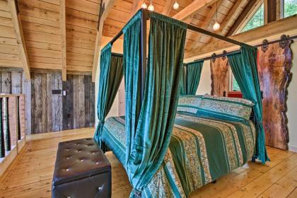 Red Sweetheart Barn Studio with Mtn and River Views! - image 14