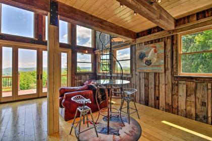 Red Sweetheart Barn Studio with Mtn and River Views! - image 6