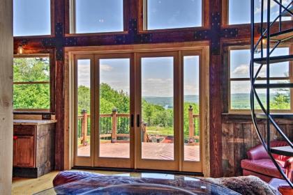 Red Sweetheart Barn Studio with Mtn and River Views! - image 7