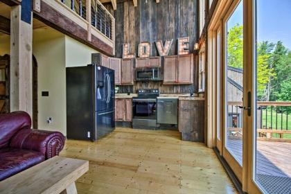 Red Sweetheart Barn Studio with Mtn and River Views! - image 8