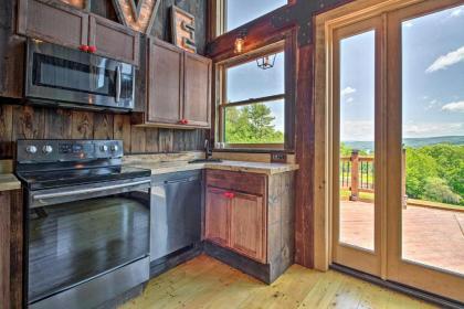 Red Sweetheart Barn Studio with Mtn and River Views! - image 9