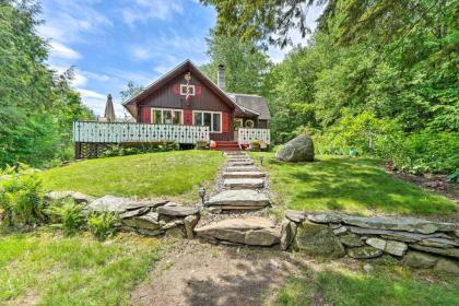 Vibrant Putney Cabin with Fire Pit Hike and Ski! - image 3