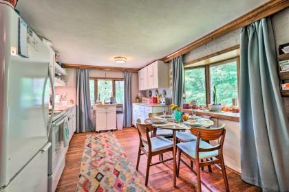 Vibrant Putney Cabin with Fire Pit Hike and Ski! - image 7