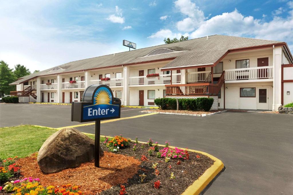 Days Inn by Wyndham Queensbury/Lake George - main image