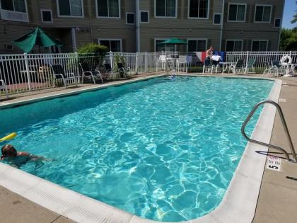 Country Inn & Suites by Radisson Lake George (Queensbury) NY - image 15