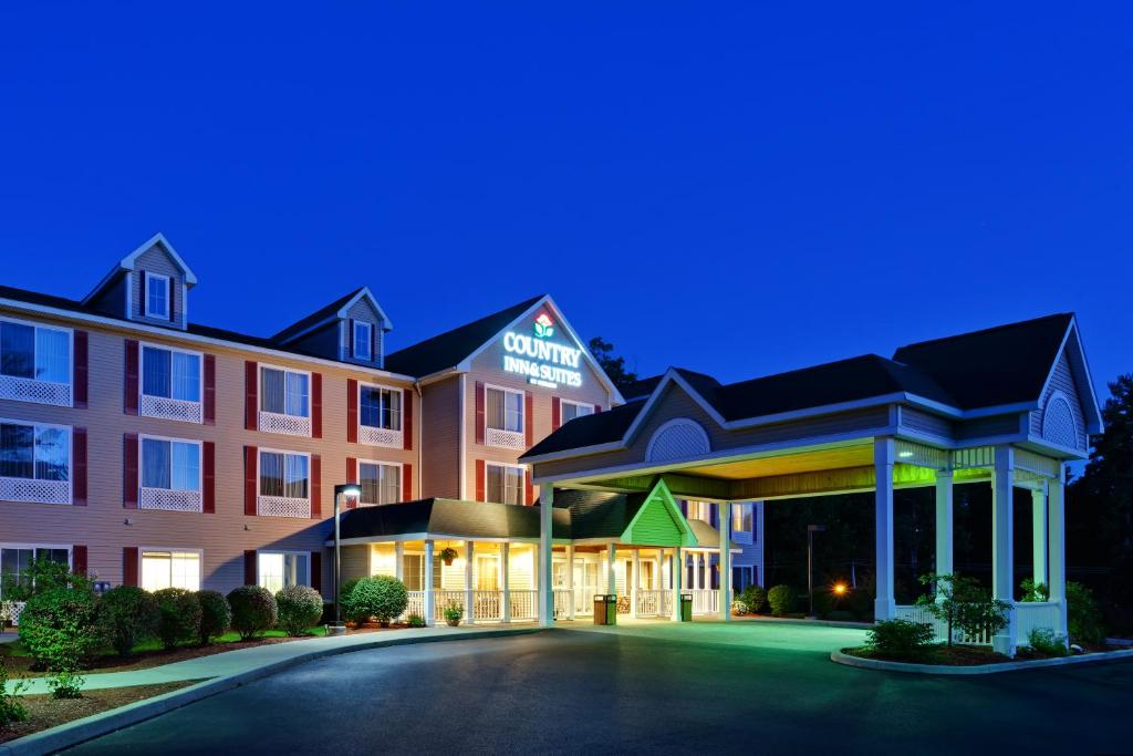 Country Inn & Suites by Radisson Lake George (Queensbury) NY - image 4