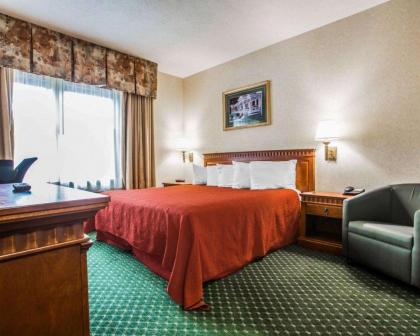 Econo Lodge Glens Falls - Lake George - image 8