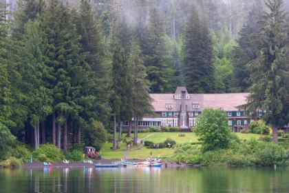 Lake Quinault Lodge - image 1