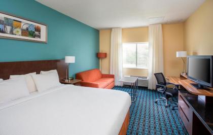 Fairfield Inn & Suites by Marriott Quincy - image 10