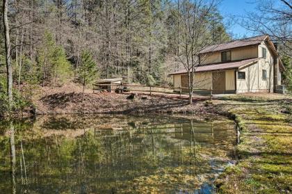 Family Cabin Near Hiking with On-Site Pond Deck - image 4