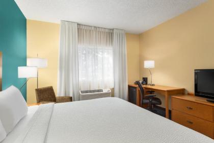 Fairfield Inn Racine - image 15