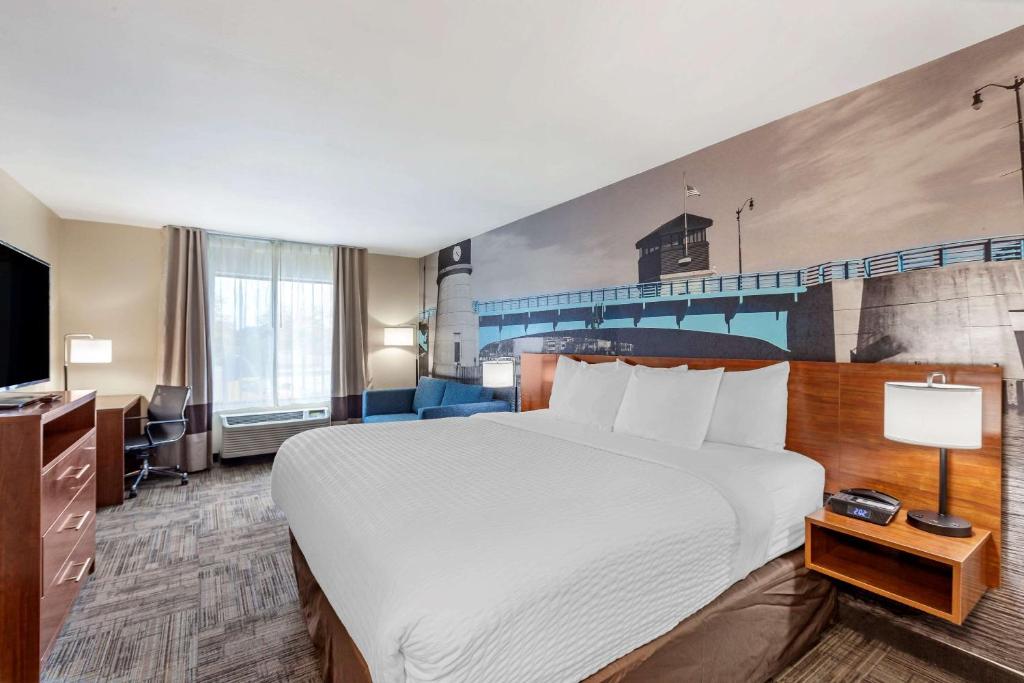 Clarion Pointe by Choice Hotels Racine - main image