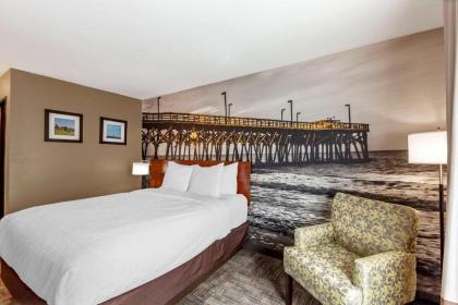 Clarion Pointe by Choice Hotels Racine - image 11