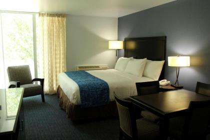 Travelodge by Wyndham Water's Edge Hotel - Racine - image 6