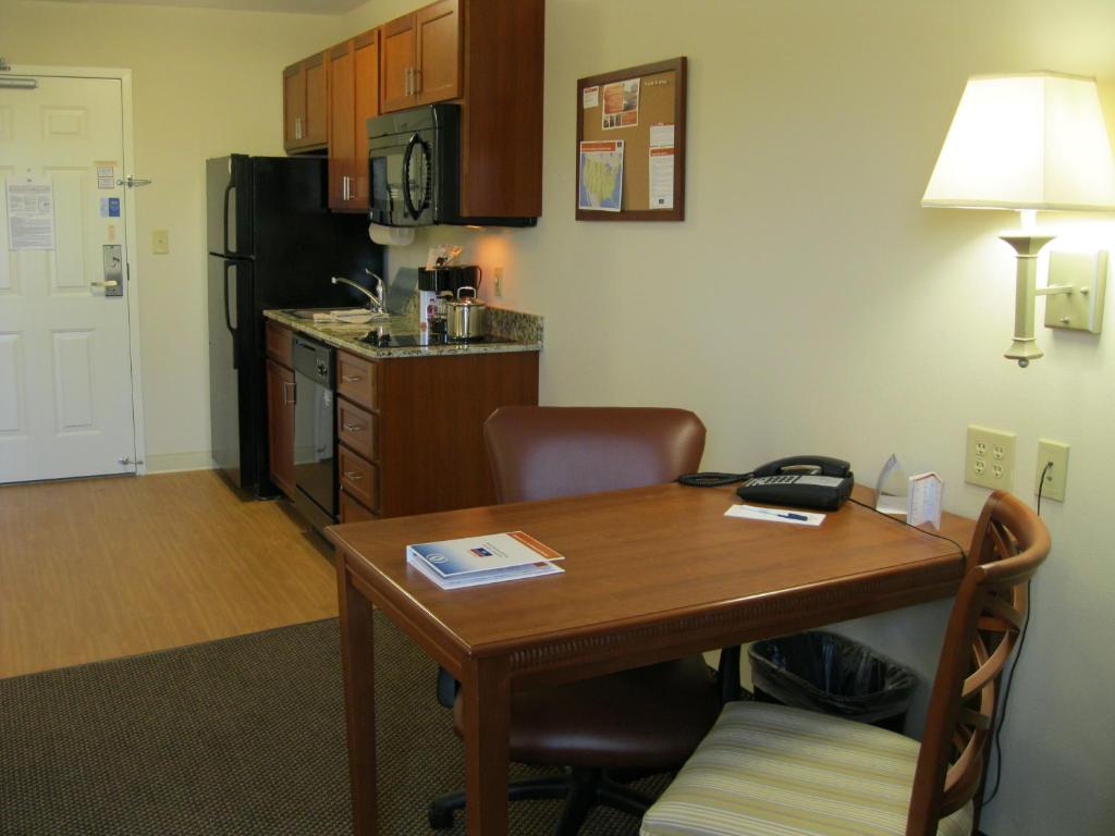 Candlewood Suites Radcliff - Fort Knox an IHG Hotel - image 4