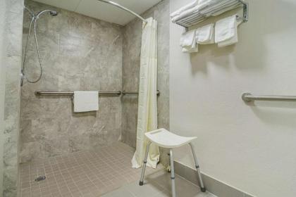 Quality Inn Raeford - image 14