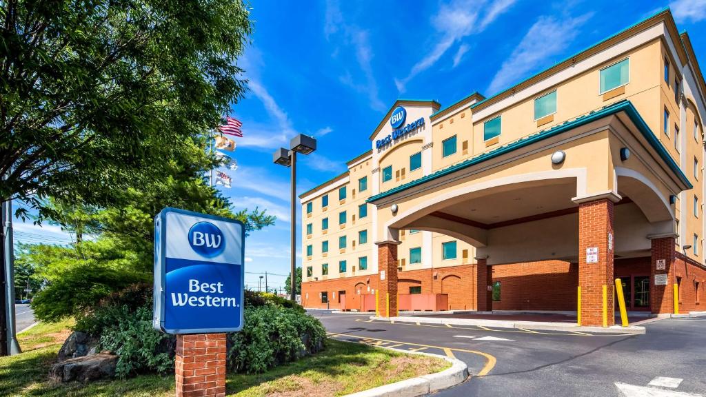 Best Western Riverview Inn & Suites - main image